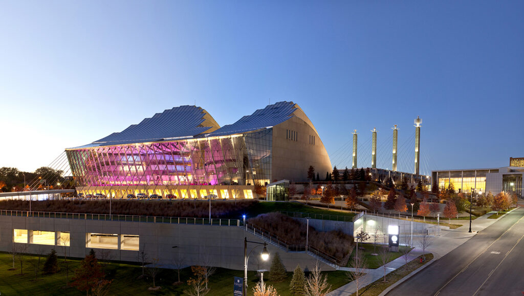 Exterior of Kauffman Performing Arts Center at night